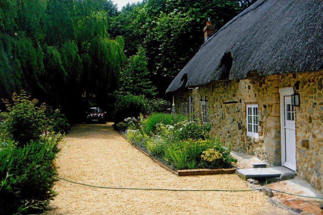 Afton Thatch: Beautiful Thatched Family Cottage Фрешуотер Экстерьер фото